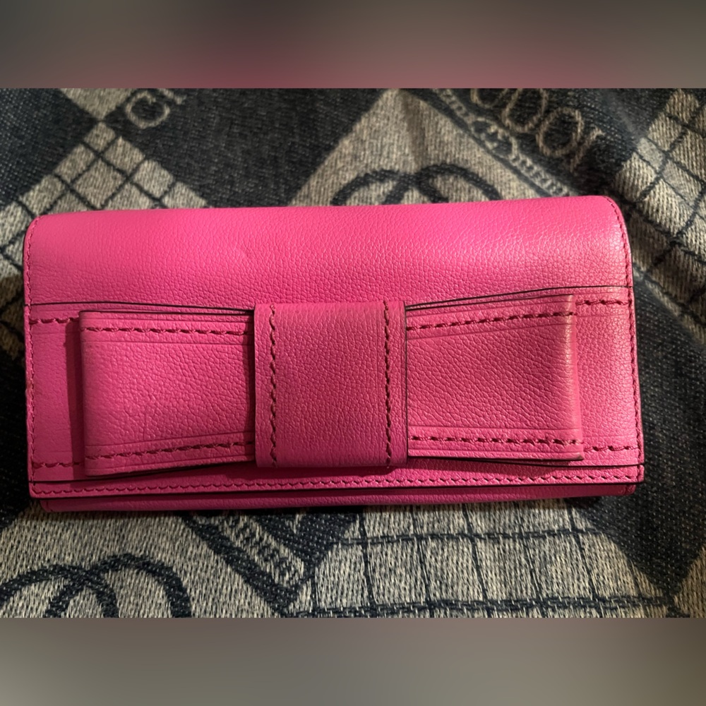kate spade Bright Fuchsia Pebbled Leather Wallet with Bow Accent NWT